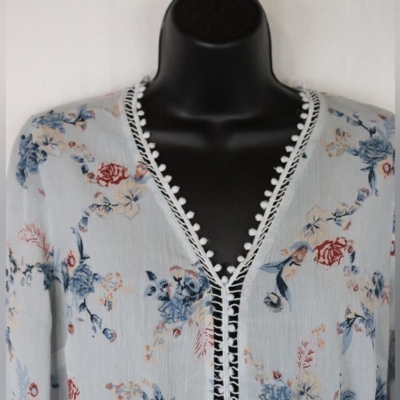 🦩 AMANDA GREEN Bohemian Trumpet Sleeve Floral Semi Sheer Blouse (🦩2 for $25) - Picture 3 of 14